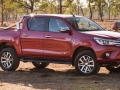2015 Toyota Hilux side view