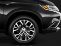 2016 Mitsubishi Outlander wheels