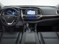 2016 Toyota Highlander interior front view