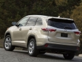 2016 Toyota Highlander rear view