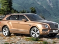 2017 Bentley Bentayga side view