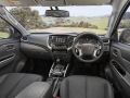 2017-Mitsubishi-Triton-interior