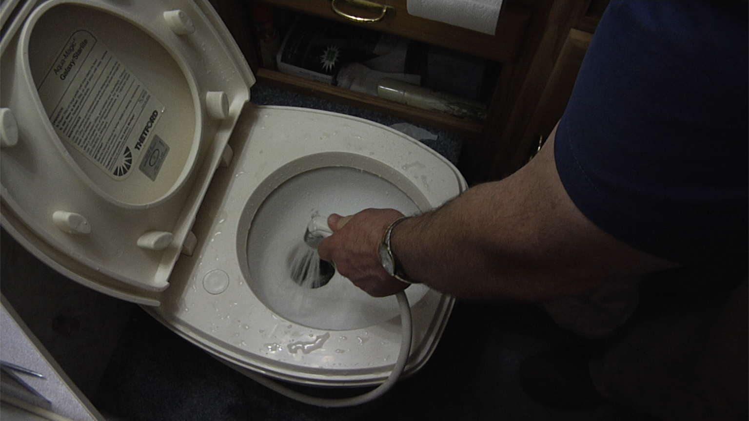 RV Toilet Smells When Flushed Why Does It Happen? What to Do Suv