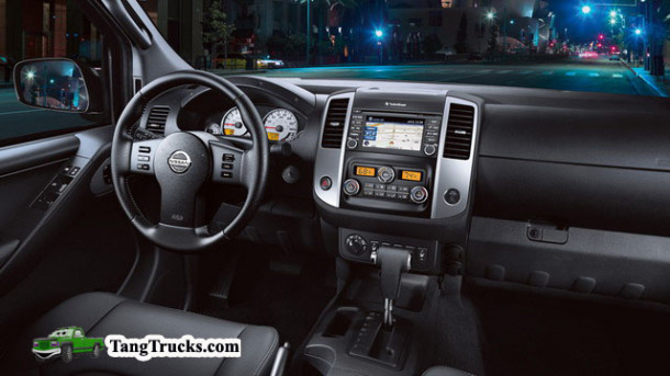 2014 Nissan Frontier interior