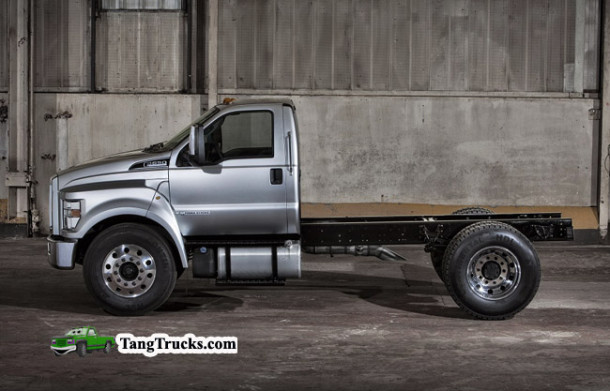 2015 Ford F-650 side