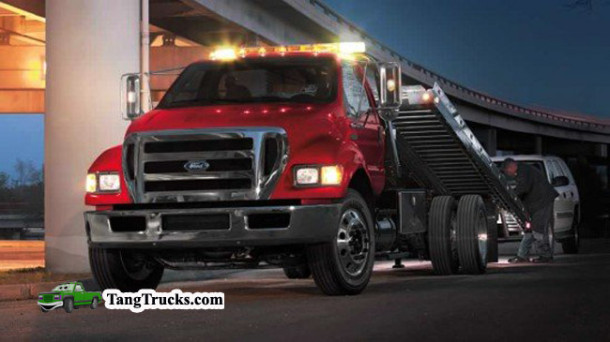 2015 Ford F-750 front