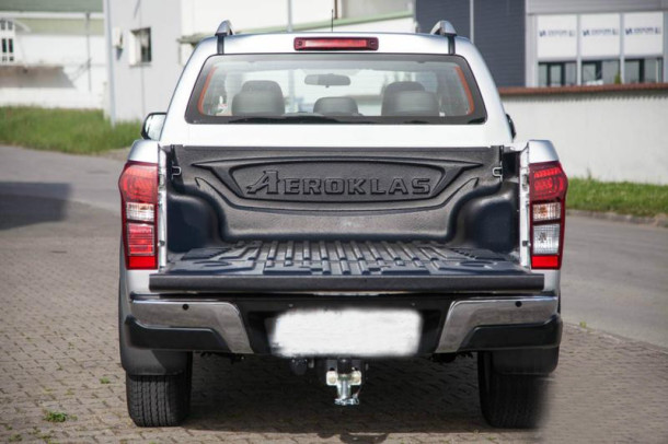 2015 Isuzu D-MAX back view