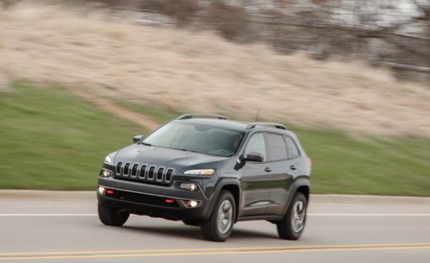 2015 Jeep Cherokee front angle