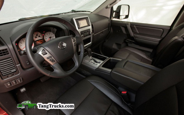 2015 Nissan Titan interior