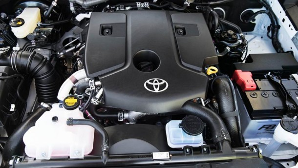 2015 Toyota Hilux engine