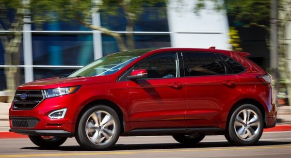 2016 Ford Edge side view