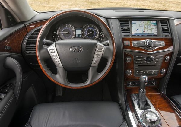 2016 Infiniti QX80 interior