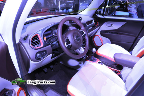 2016 Jeep Renegade interior
