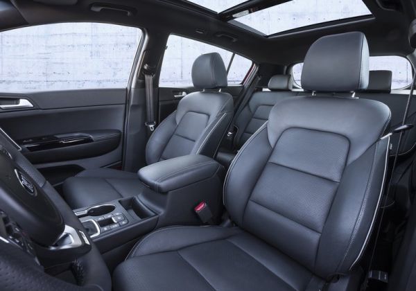 2016 Kia Sportage interior