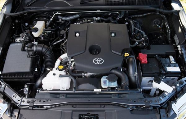 2016 Toyota Fortuner engine