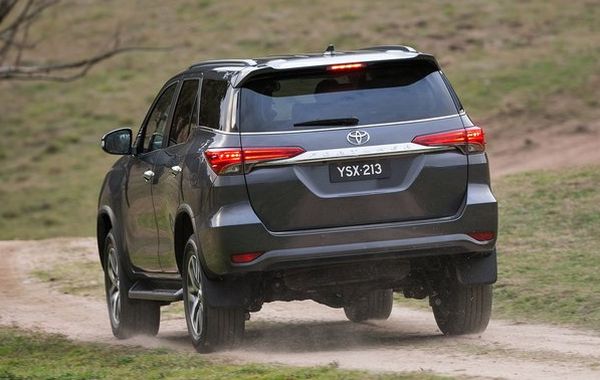 2016 Toyota Fortuner rear