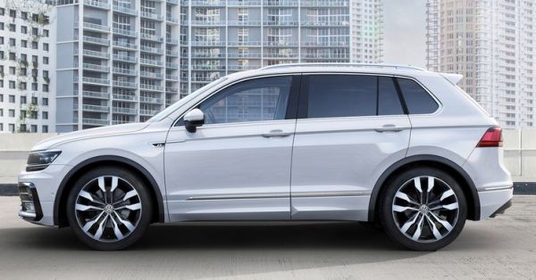 2016 VW Tiguan side