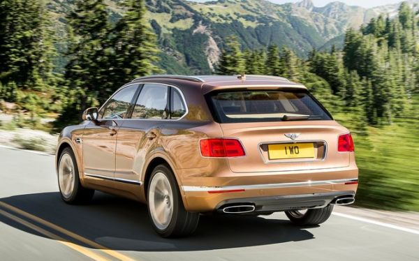 2017 Bentley Bentayga rear angle