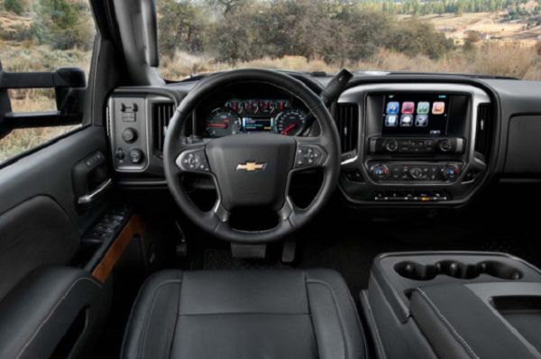 2017 Chevrolet Silverado interior