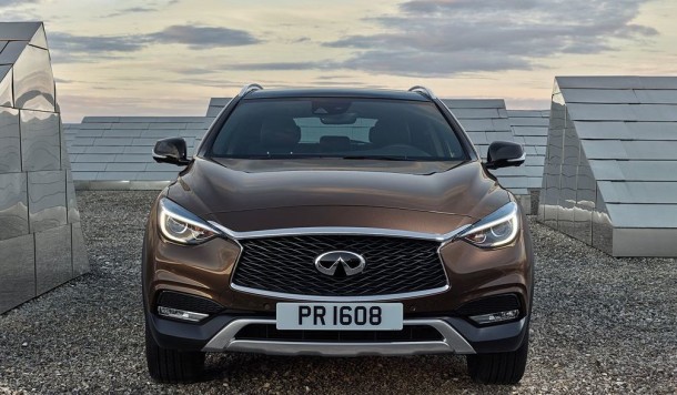 2017 Infiniti QX30 Front