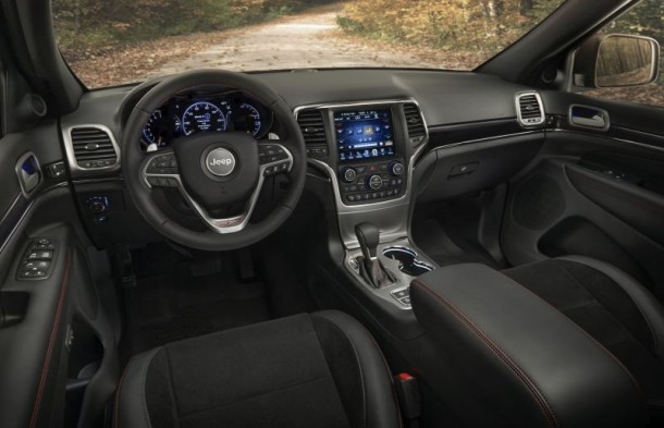 2017 Jeep Grand Cherokee Trackhawk interior