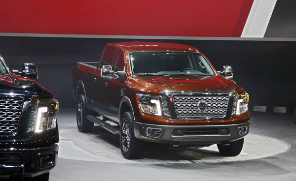 2017 Nissan Titan auto show