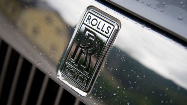 2017 Rolls-Royce SUV logo