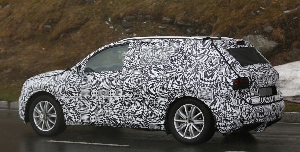 VW Tiguan spy shot